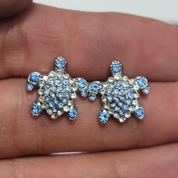 Women's Blue CZ Turtle Stud Pierced Earrings - Picture 6 of 6